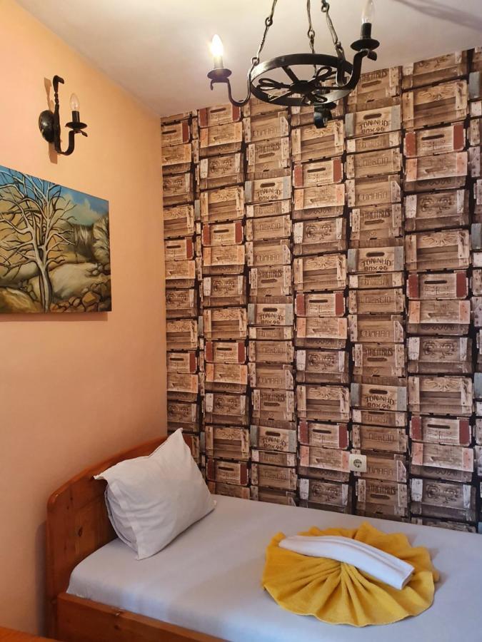 מונטנה Семеен Хотел Българи מראה חיצוני תמונה